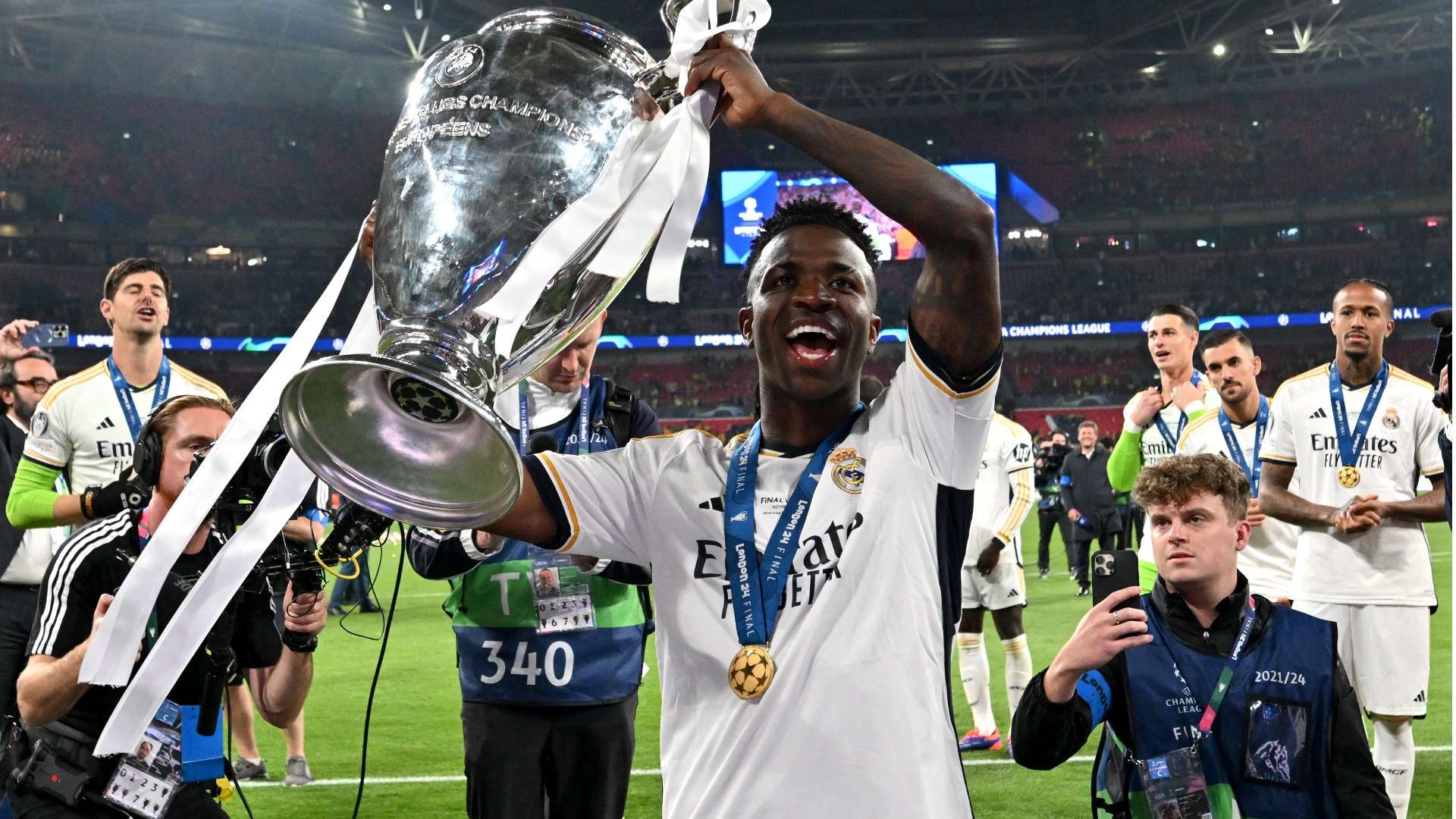 2024欧洲杯葡萄牙队阵容揭晓：C罗、B费与佩佩坐镇26人名单