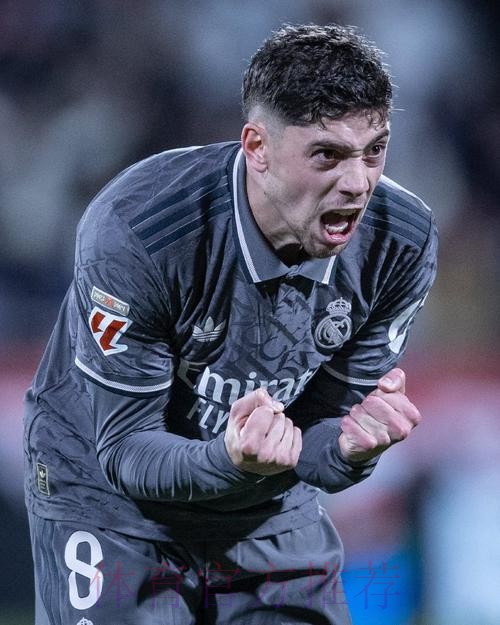 记者:巴尔韦德带着绷带离开伯纳乌 戈麦斯应该红牌