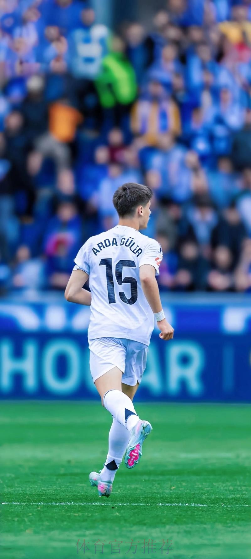 记者:皇马与卡马文加经纪人谈判 雷恩要价8000万